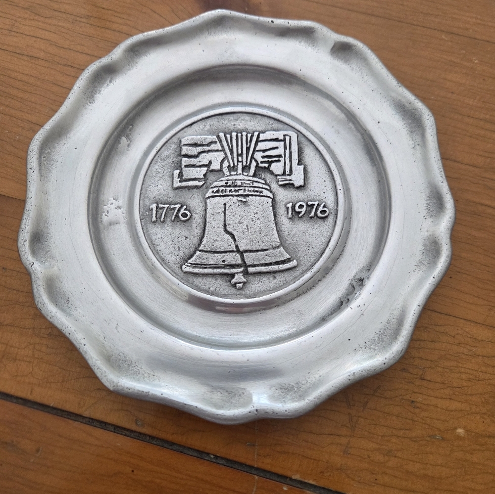Pewter Liberty Bell Bicentennial Celebration Scalloped Edge 5.5" Plate ❤️🤍💙